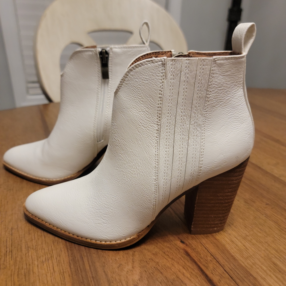 BEAST FASHION White Ankle Booties